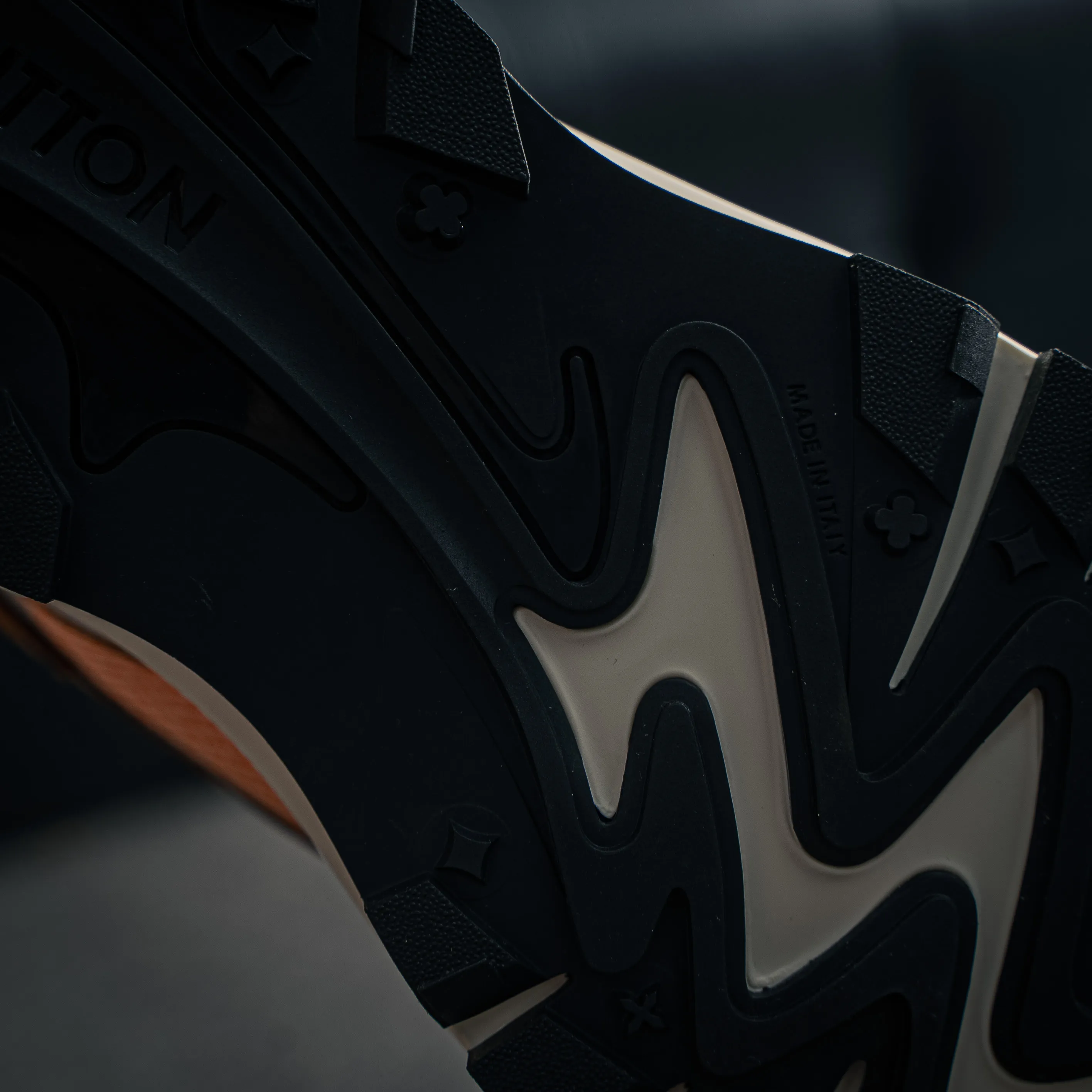 # Lv Tatic Runner Tatic Runner Series Platform Sole Chunky Sneakers， Retro Shoes ， 。Shoes ， "VUITTON